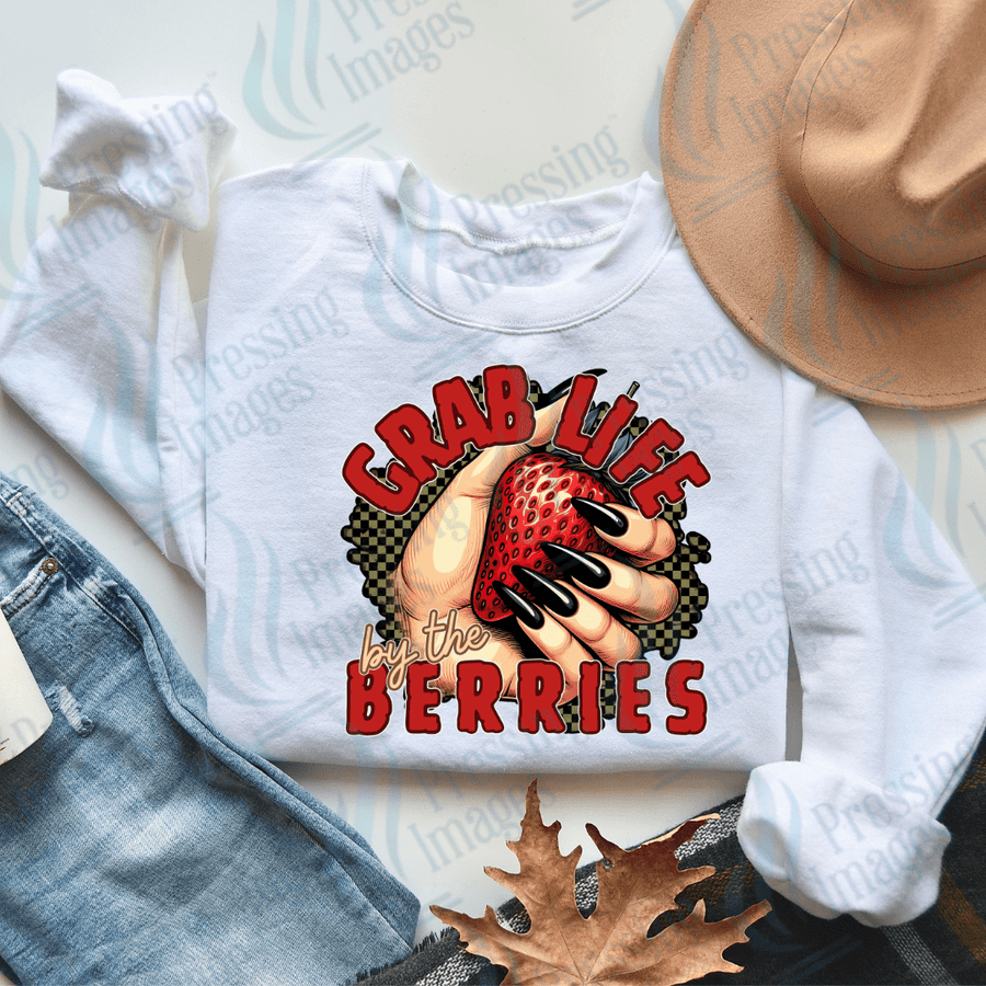 DTF 2964 Grab life by the berries - Pressing Images