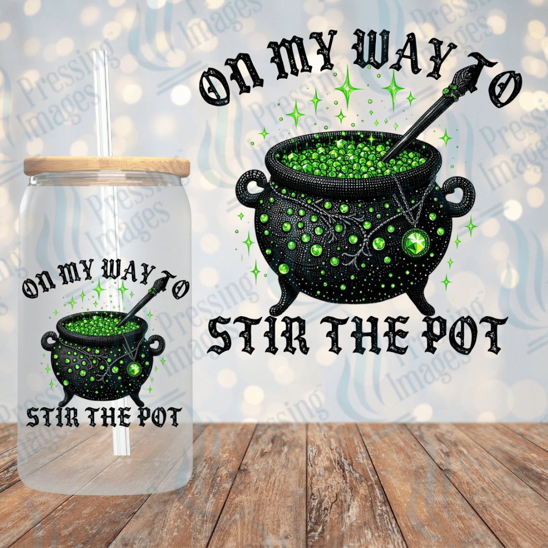 UVD 1942 On my way to stir the pot - Pressing Images