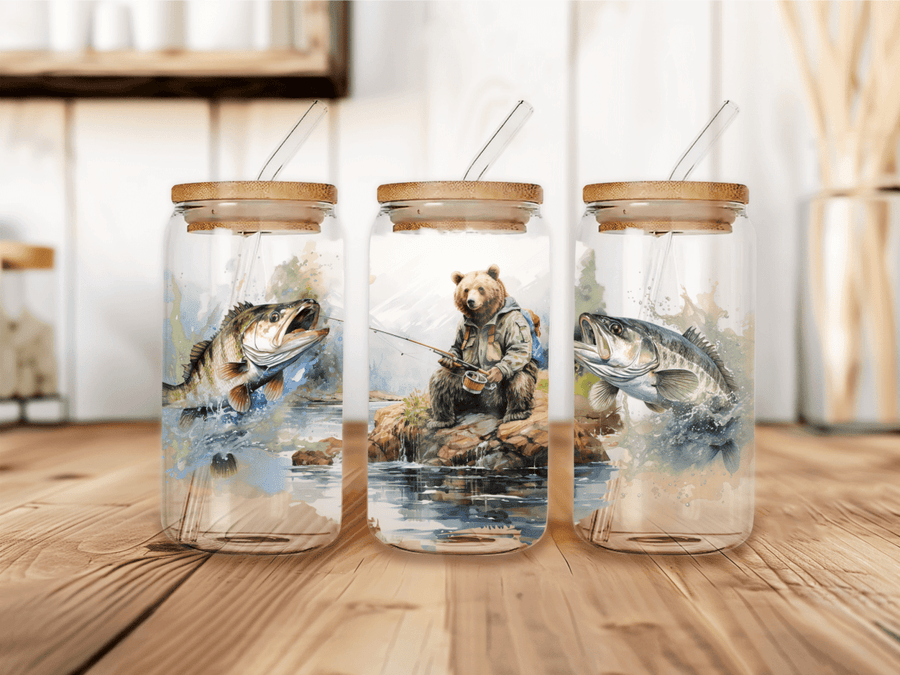 UVW 1551 Fishing bear - Pressing Images