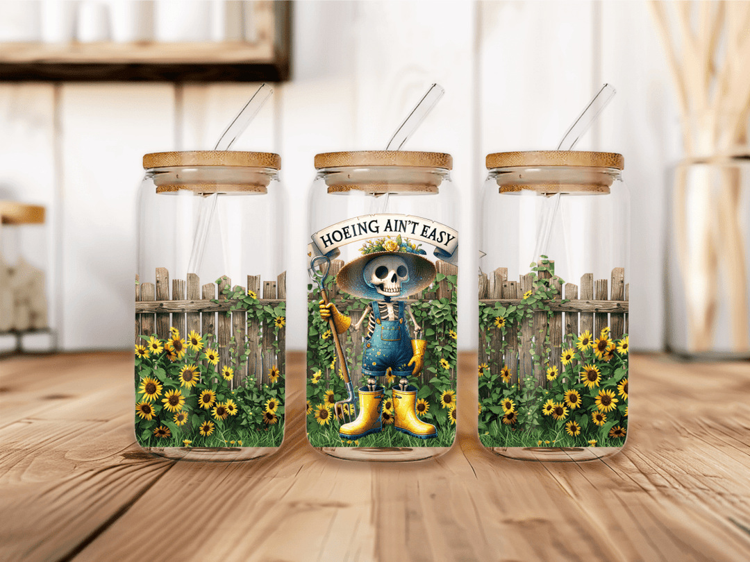 UVW 1623 Hoeing ain't easy - Pressing Images