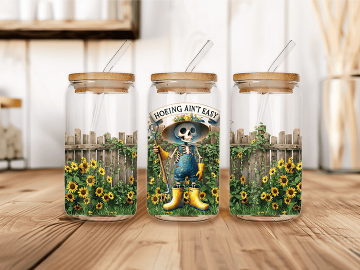 UVW 1623 Hoeing ain't easy - Pressing Images